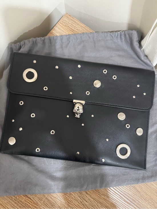 clutch alexander mcqueen stud